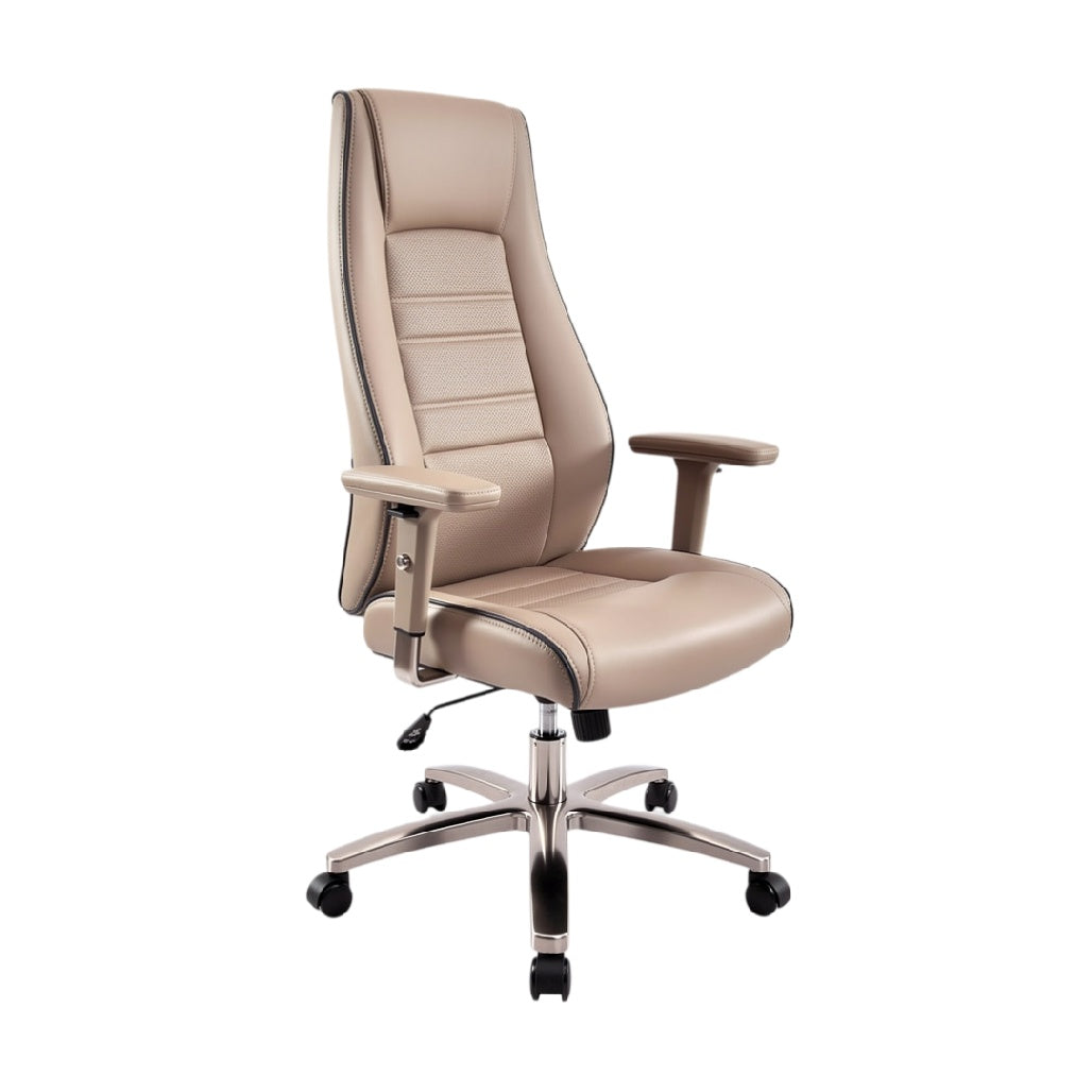 Chaise de bureau ergonomique en cuir beige avec accoudoirs et roulettes